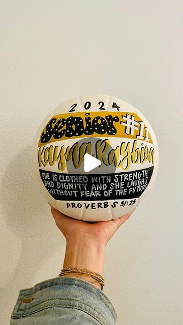 Volleyball Vase Diy, Volleyball Ideas Crafts, Volleyball Parents Night Ideas, Volleyball Banquet Gifts, Painted Volleyball Ideas, Volleyball Crafts Diy Gift Ideas, Volleyball Team Spirit Ideas, Volleyball Spirit Ideas, Volleyball Banquet Ideas Centerpieces