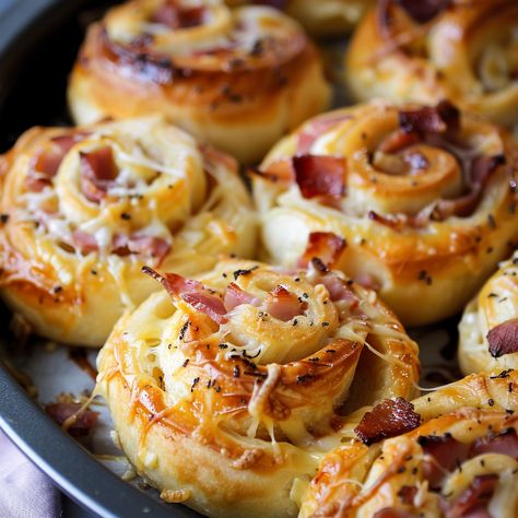 Cheese And Bacon Rolls Recipes, Bacon Rolls British, Bacon Rolls Recipe, Cheese And Bacon Rolls, Ham And Cheese Rolls, Ham And Cheese Breakfast, Cheese Bread Rolls, Jam Roll, Homemade Bread Dough