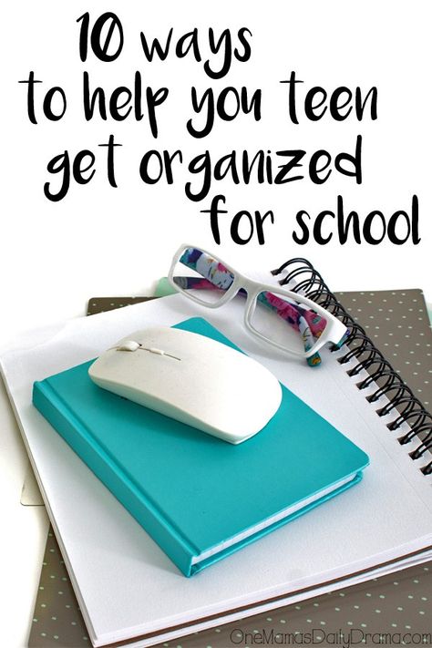 Smart tips! The perfect balance between letting them do it all and still helping out. >> 10 ways to help your teen get organized for school (+ free printable student planner!) Highschool Notes, School Organization Highschool, School Organization Printables, School Organization For Teens, Organized For School, Homework Organization, School Diary, High School Organization, Student Planner Printable