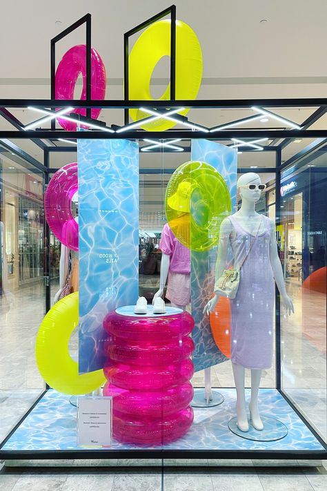 Merchandising Tips, Light Tunnel, Mall Decor, Cabinet Display, Window Display Design, Store Window, January 20, Display Design, Pink Summer