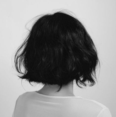 tina goldstein Aesthetic Short Black Hair, Black Short Hair Aesthetic Faceless, Black Bob Aesthetic, Tina Goldstein Aesthetic, Black Short Hair Aesthetic, Short Black Hair Aesthetic, Michelle Alves, Tina Goldstein, Black Hair Aesthetic