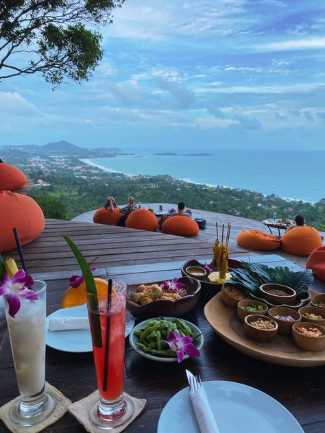 beautiful sea view thai food restaurant in samui, thailand Thailand Aesthetic Food, Thailand Trip Aesthetic, Thailand Food Restaurants, Thailand Vacation Aesthetic, Koh Samui Aesthetic, Jungle Club Koh Samui, Phuket Thailand Aesthetic, Bangkok Thailand Aesthetic, Thailand Travel Aesthetic