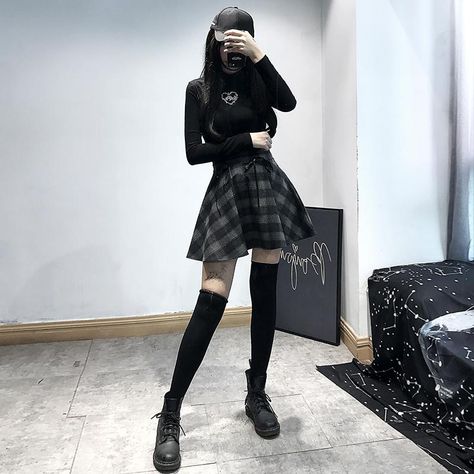 Gray plaid skirt YV41106 Grey Plaid Skirt, Egirl Fashion, E Girl Outfits, Alt Outfits, Aesthetic Grunge Outfit, Rock Outfit, Alt Fashion, Gray Plaid, Gothic Outfits