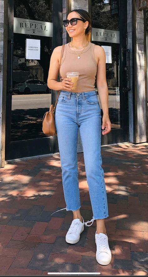 Women Basic Outfit, Sf Summer Outfits, Medical Appointment Outfit, Germany Street Style Summer, Outfit Ideas For 20 Year Olds, Mexican Restaurant Outfit, Cropped Cami Outfit, Jeans In Summer Outfit, Quick Work Outfits Simple