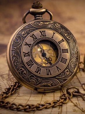 Compass Watch, Old Pocket Watches, Man Shed, Clock Tattoo Design, Hourglasses, Clock Wallpaper, Mechanical Pocket Watch, Clock Tattoo, Brown Eyed Girls