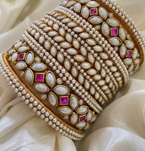 Bangles Thread Design, Thread Bangle Designs, Kundan Clips, Engagement Bangles, Aari Bangles, Diy Bangles, Silk Thread Earrings Designs, Bangle Making, Thread Accessories