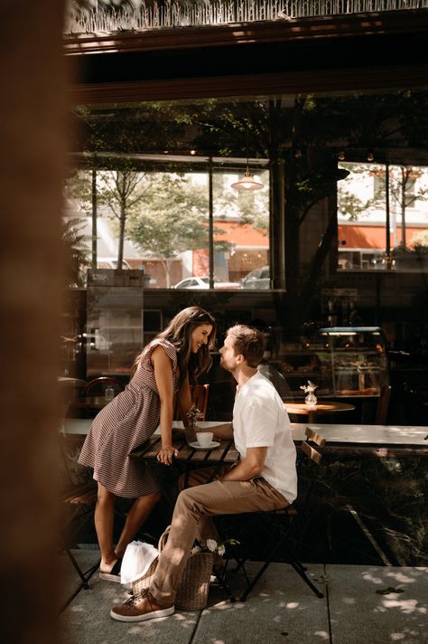 Unique Farmers Market Couples Session - kthrashphoto.com Coffee Date Photoshoot, Washington Photoshoot, Coffee Shop Engagement Shoot, Coffee Engagement Photos, Date Photoshoot, Coffee Shop Date, Date Cafe, Romantic Coffee, Dc Engagement Photos