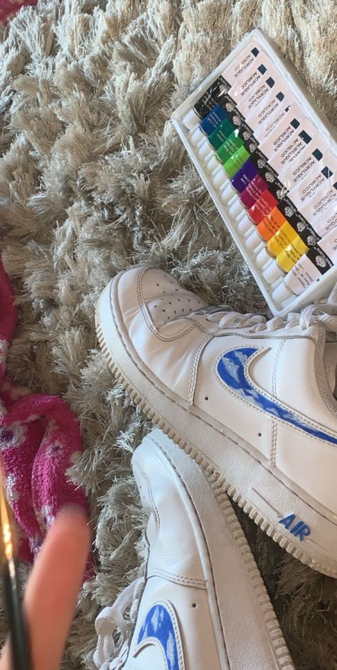 Costume Air Force 1s, Airforce Painting Ideas, Painted Airforces Diy, Painted Af1 Ideas Simple, Airforce 1 Painting Ideas Easy, Drawn On Air Force 1, Painted Air Force 1, Air Force One, Custom Sneakers Nike