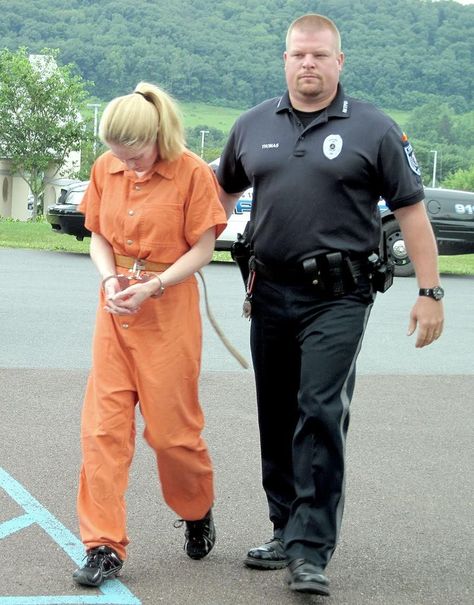 Prison Jumpsuit, Nurse Dress Uniform, Neon Photography, Orange Jumpsuit, Video Call With Boyfriend Screen Photo, Civil Rights Leaders, Correctional Officer, Police Women, In Prison