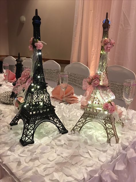 A Night In Paris Table Decor, A Night In Paris Quince Theme, Night In Paris Quincenera, Paris Theme Sweet 16 Centerpieces, Diy Eiffel Tower Centerpieces, Paris Balloon Arch, Paris Theme Sweet Sixteen, Night In Paris Theme Party Decorations, Sweet 16 Paris Theme Ideas