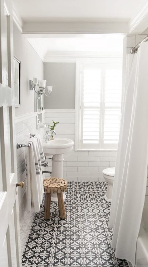 Shiplap: Bathroom Vanity Lighting Inspiration and Shiplap | DIY Playbook Makeover Kamar Mandi, Black And White Floor, Black And White Tile, Bathroom Design Black, Bilik Air, White Floor, Trendy Bathroom, Sarasota Florida, Bathroom Floor Tiles