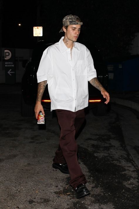 Guys Night Out Outfit, Mens Nightclub Outfit, Night Club Outfits Men, Club Outfits Men, Justin Bieber Hailey Bieber, Nightclub Outfit, Justin Bieber Hailey, Justin Bieber And Hailey Bieber, Justin Bieber Outfits