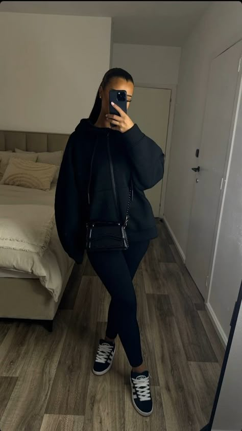 Long Black Skims Dress Outfit, Black Campus Outfit, Adidas Campus Black Outfit, Black Adidas Campus Outfit, Outfit Legging Noir, Ootd Legging, Black Ugg Outfit, Outfit Full Black, Adidas Campus Outfit