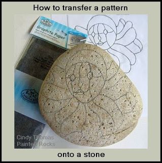 pattern tracing on rocks  --  Why didn't I think of that??  Even tracing my own patterns would be helpful -- Stone Animals, Art Pierre, Nativity Sets, Rock And Pebbles, Painted Rocks Craft, Rock Rock, Painted Rocks Diy, Hur Man Målar, Mandala Rocks