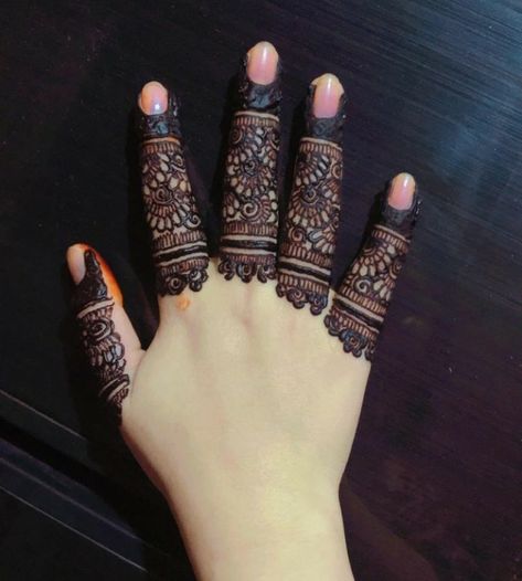 Mehndi For Kids, Mehndi Designs Videos, Fingers Henna, Fingers Mehndi Designs, Eid Ul Fitr Decorations, Kashees Mehndi, Fingers Mehndi, Finger Mehndi Design, Eid Mubarik