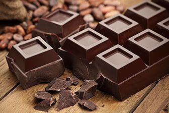 Brain-Boosting Superfoods | Edison Institute Sereal Sarapan, Dark Chocolate Benefits, High Fat Foods, Fat Foods, Lower Cholesterol, Heart Health, Brain Health, Heart Healthy, Nutritious Meals