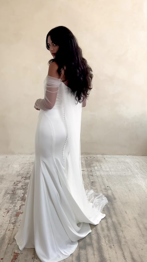 Wedding gown plus size