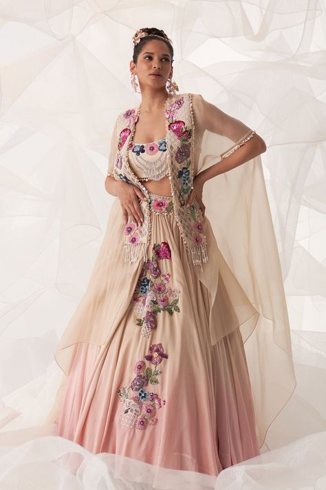 Varun Bahl Lehenga, Shrugs For Indian Dresses, Stylish Party Wear Indian Dresses, Indian Outfits Modern, Jacket Lehenga, Indian Dresses For Women, Heavy Lehenga, Stylish Kurtis Design, Indian Bridesmaid Dresses