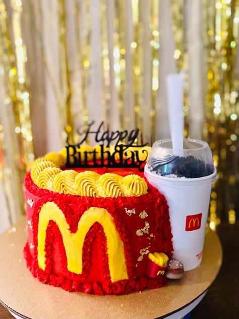 Mcdonalds Cake, Small Restaurant Design, S Cake, Small Restaurant, Buttercream Cake, Cookies And Cream, Restaurant Design, Cake Designs, Butter Cream