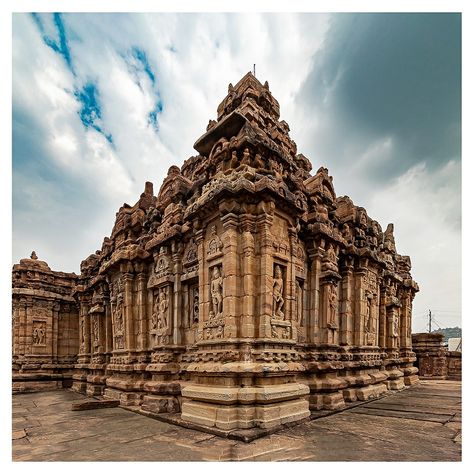 Virupaksha Temple originally known as Lokeshwara is known for its minutely detailed sculptures. Part of the Group of Monuments at Pattadakal, Karnataka; it is one of the UNESCO World Heritage sites. It has intricately carved inscriptions and a grand gateway, which make it look further more surreal. Located on the banks of River Malaprabha, it is a perfect confluence of nature and history. @karnatakaworld #DekhoApnaDesh #Travel #TravelGram #Traveling #TravelBlogger #Travel Virupaksha Temple, Ancient Indian Architecture, Indian Architecture, Manish, Unesco World Heritage Site, Unesco World Heritage, World Heritage Sites, World Heritage, Travel Blogger