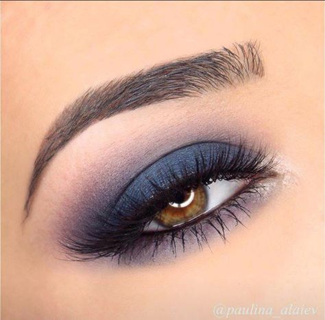 Navy Makeup Looks, Makeup Looks Simple, Navy Makeup, Matte Make Up, Make Up Inspiration, Beautiful Eye Makeup, Makijaż Smokey Eye, Spring Makeup, Blue Eyeshadow