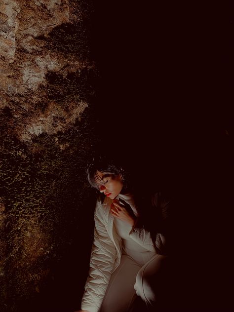 Odd Portraits, Cave Photoshoot, Ethereal Photoshoot, Ethereal Photography, Medicine Woman, Shadow Play, Senior Photos, Photo 1, Medicine