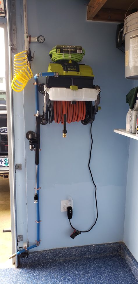 Vacuum Cleaner Hose Storage, Home Car Wash, Car Detailing Garage Ideas, Pressure Washer Hose Storage, Garage Air Compressor Setup, Garage Pressure Washer Setup, Pressure Washer Trailer Setup, Air Compressor Hose Reel, Garage Solutions