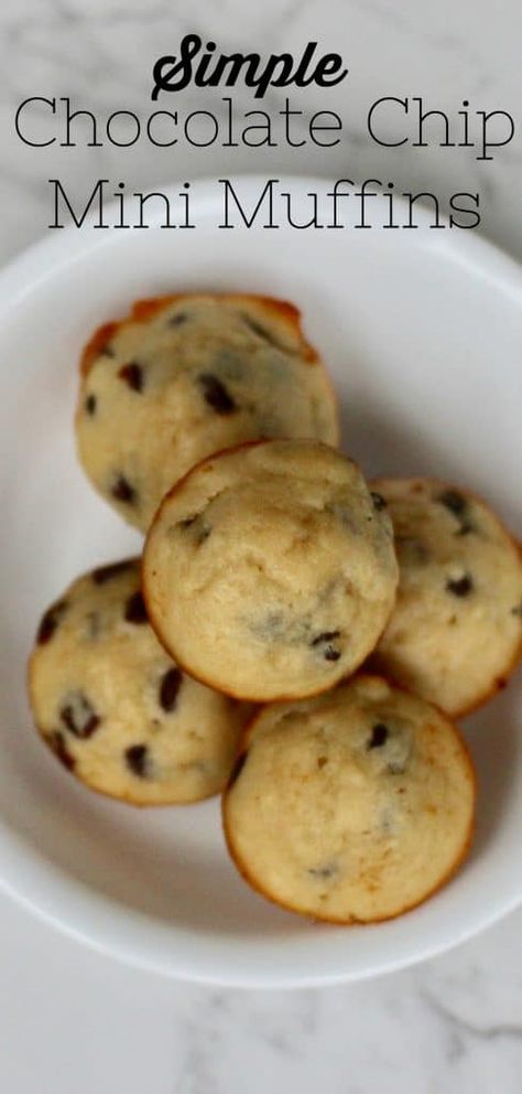 Recipes Diner, Chocolate Chip Mini Muffins, Kid Muffins, Mini Muffin Recipe, Mini Chocolate Chip Muffins, Easy Cupcake Recipes, Diner Recipes, Foods Recipes, Breakfast Muffins