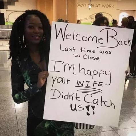 Airport Arrival Signs, Airport Pickup Signs, John Cusack Movies, Airport Welcome Signs, Creepy Texts Messages, Airport Pickup, Funny Airport Signs, Bail Bondsman, Airport Signs