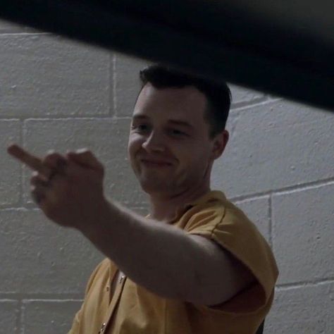 Mikey Milkovich, Shameless Tv Series, Mickey Milkovich, Shameless Scenes, Shameless Mickey And Ian, Ian Shameless, Shameless Tv Show, Noel Fisher, Mickey And Ian