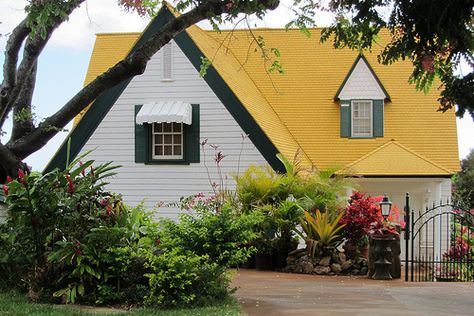 House with yellow roof, Matsonia Drive | House with yellow r… | Flickr Whimsical Cottage, Container Cafe, Robot Illustration, Yellow House, Yellow Houses, House Roof, Green Roof, Metal Homes, Container House