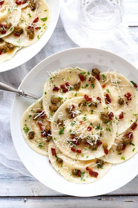 Easy Artichoke Ravioli with Sun Dried Tomatoes and Fried Capers | Foodtasia Artichoke Ravioli, How To Make Ravioli, Marinated Artichokes, Fried Capers, Ravioli Filling, Homemade Ravioli, Dumpling Wrappers, Mango Sorbet, Wonton Wrappers