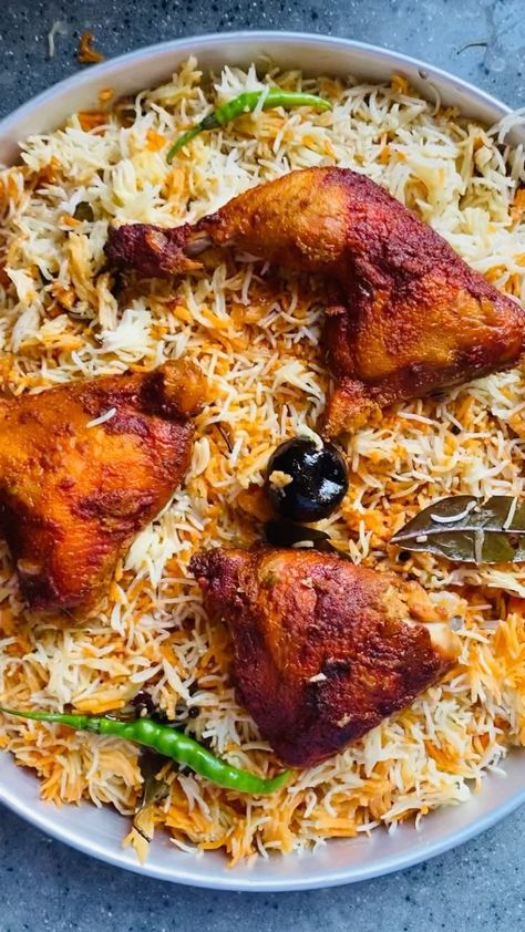 Mandi Chicken Recipe, Mandi Food, Chicken Mandi Recipe, Mandi Recipe, Chicken Mandi, Yemeni Food, Ramadan Food, Middle Eastern Food, Oven Recipe