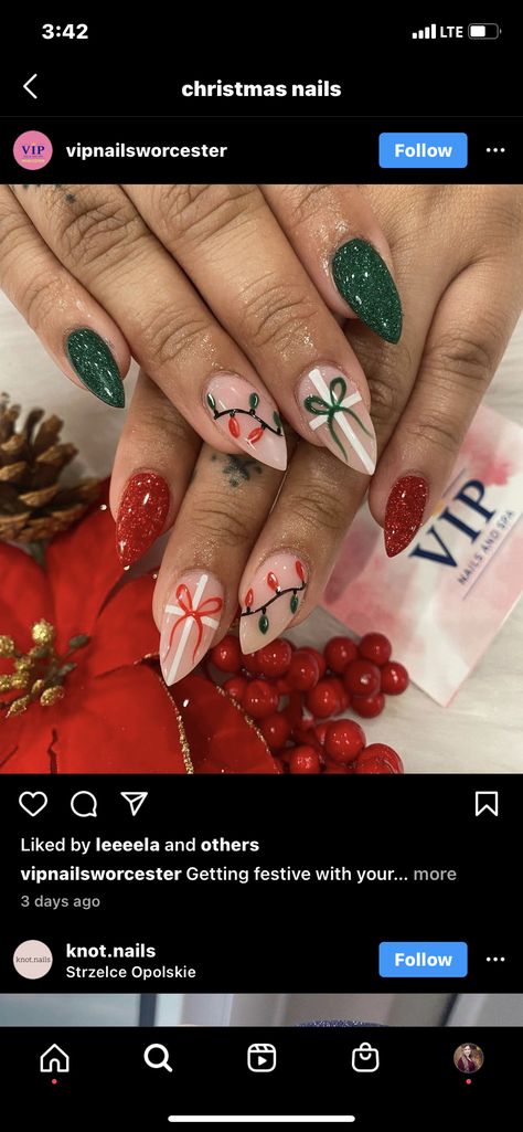 Winter Christmas Nails Almond Shape, Christmas Nail Art Almond Shape, Almond Nail Christmas, Almond Nails Designs Winter Holidays, Builder Gel Nails Design Christmas, Elf Movie Nails, New York Christmas Nails, Christmas Nails Dip Almond, Holiday Nail Ideas Christmas