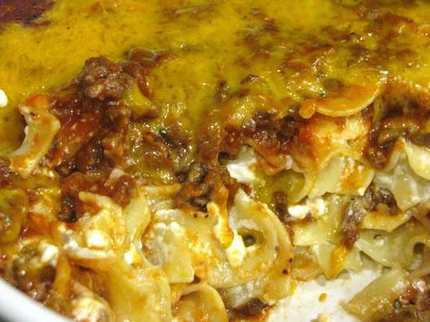 Sour Cream Noodle Bake, Noodle Bake, Beef Casserole, Egg Noodles, Beef Dishes, Salisbury, Casserole Dish, Ground Beef Recipes, Cottage Cheese