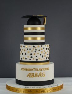 #graduationcakes #creativecakes #quarantinecake #customcakes #cakespiration #graduationcookies #cakesupplies #edibleimages #cupcaketoppers #cupcakestagram Dessert Table Graduation Party, Dessert Table Graduation, 75 Birthday Cake, Graduation Cake Designs, Stars Cake, Graduation Party Pictures, Graduation Treats, Backyard Graduation Party, Graduation Party Cake