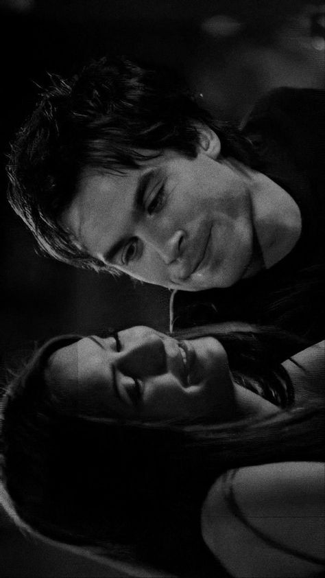 Max Book Wallpaper, Damon Salvatore As A Vampire, Vampires Diaries Wallpaper, The Vampire Diaries Delena Wallpaper, Vpd Wallpapers, Damon Elena Aesthetic, Couple Movie Pictures, Damon Elena Wallpapers, Female Fetale Aesthetic