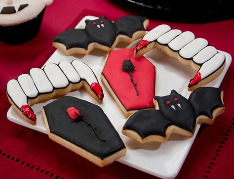 Vampire Halloween Cookies #vampire #halloween #cookies Coffin Cookies, Recetas Halloween, Halloween Cookies Decorated, Halloween Sugar Cookies, Halloween Baking, Gateaux Cake, Fall Cookies, Fancy Cookies, Cookie Inspiration