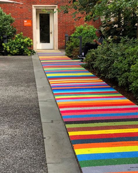 @corpovisivel on Instagram: “#cooperhewittsmithsoniandesignmuseum #colorfactory #manhattancolorwalk #lourseetlemonde #newyorkisalwaysagoodidea #nyc #usa” Painted Sidewalk, Painted Rugs, Sensory Garden, Garden Walkway, Painted Rug, Man Hat, Painted Floors, Welcome Mats, Walkway