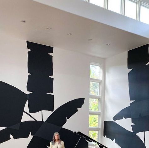 Natalie Papier on Instagram: "Collaborations with artists are my absolute favorite.  @liz_kamarul completely knocked these 14 foot ceilings out of the park in this absolutely gorgeous, light filled California home.  I can’t thank @amandasonneborn enough for being the kind of design client who truly values and appreciates art. 

Thank you for letting us do our thing, Amanda.  You have no idea how refreshing that is.  You are an awesome client and amazing human. 

Liz, you’re my my people.  Thank you for everything.  You are truly beautiful inside and out. 💛" Liz Kamarul, Larger Than Life, Throw Back, Beautiful Inside And Out, Mural Wall Art, Much Needed, California Homes, Take Me Home, High Contrast