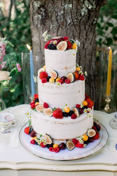 wedding cake with fruit Wedding Cake With Fruit Decoration, Tiered Fruit Cake, Wedding Cake Decorated With Fruit, Wedding Cake Fruit Decorations, Fresh Fruit Wedding Cake, Summer Wedding Cake Designs, Wedding Cakes With Fruit, Raspberry Wedding Cake, Summer Wedding Cake Ideas