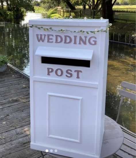 Diy Wedding Box For Cards, Wedding Letter Box Ideas, Wedding Present Table Ideas, Fun Wedding Details, Wedding Post Box Ideas, Diy Wedding Post Box, Wedding Mailbox, 2026 Wedding, Diy Card Box