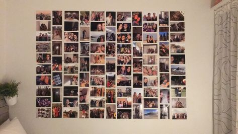 photo wall tumblr disposable camera Disposable Camera Wall Collage, Disposable Photo Wall, Pics On Wall, Photo Wall Bedroom, Disposable Camera Pics, Disposable Camera Pictures, Photo Walls Bedroom, Ocean Room Decor, Camera Wall