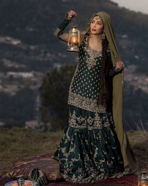 Mehndi Dress, Asian Bridal Dresses, Latest Bridal Dresses, Pakistani Wedding Outfits, Pakistani Fashion Party Wear, Bridal Dress Fashion, Pakistani Bridal Dresses, Simple Pakistani Dresses, Indian Bridal Outfits