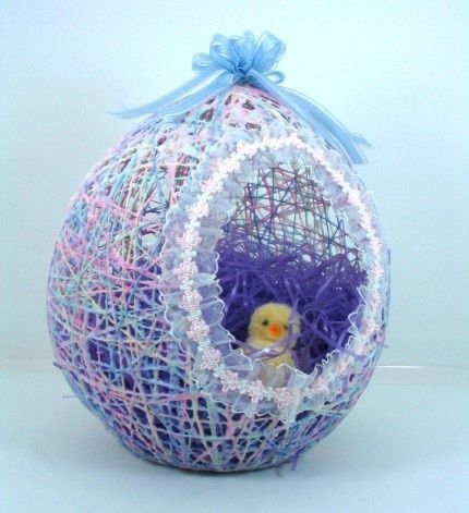 string, balloons, liquid starch | DIY Easter Basket with a balloon, string, liquid starch, tacky glue ... Diy Rope Easter Basket, String Eggs With Glue, String Easter Eggs, Diy Stressball Balloon Rice, String Easter Basket, String Balloons, Diy Easter Basket, Liquid Starch, Centerpiece Diy