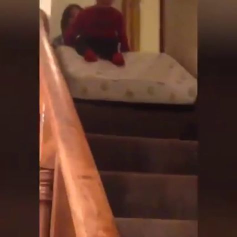 Lets ride this mattress down the stairs Stairs Gif, Falling Down Stairs, People Falling, Kids Falling, Funny Mind Tricks, Bubbles Wallpaper, Mind Tricks, Instagram Funny, Falling Down