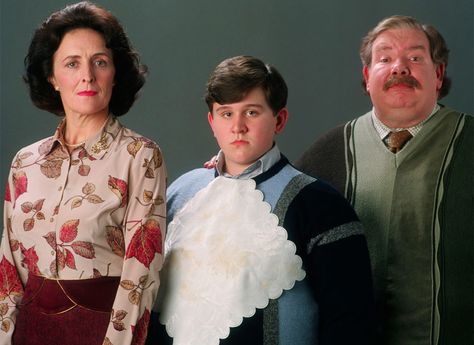 Portrait of Petunia, Dudley and Vernon Dursley — Harry Potter Fan Zone Vernon Dursley, The Dursleys, Harry Potter Book Covers, Harry Potter Halloween Party, Welcome To Hogwarts, The Prisoner Of Azkaban, Harry Potter Halloween, Prisoner Of Azkaban, Emma Thompson