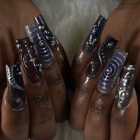 Sparkly Goth Nails, Corpse Nails Design, Aespa Core Nails, Corps Bride Nails, Corpse Bride Inspired Nails, Ahs Style Nails, Corpse Bride Nails Simple, Trad Goth Nails, Siren Nails Dark