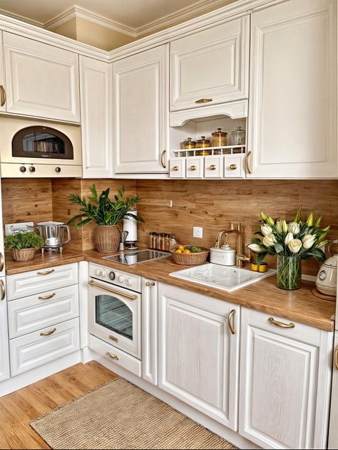 Backsplash Ideas With Butcher Block, Backsplash With Butcher Block Counters, Butcher Block Countertops White Cabinets, White Cabinets Butcher Block Countertops, Backsplash With Butcher Block, Butcher Block Backsplash, Homely House, Vienna Apartment, Butchers Block