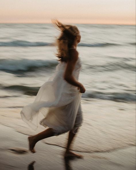 Beach Silk Dress, Windy Beach Photoshoot, Flowy Beach Photoshoot, Dreamy Beach Photography, Beach Running Photography, Beach Dress Pose Ideas, Slip Dress Beach Photoshoot, Natural Beach Photoshoot, Grainy Beach Photos